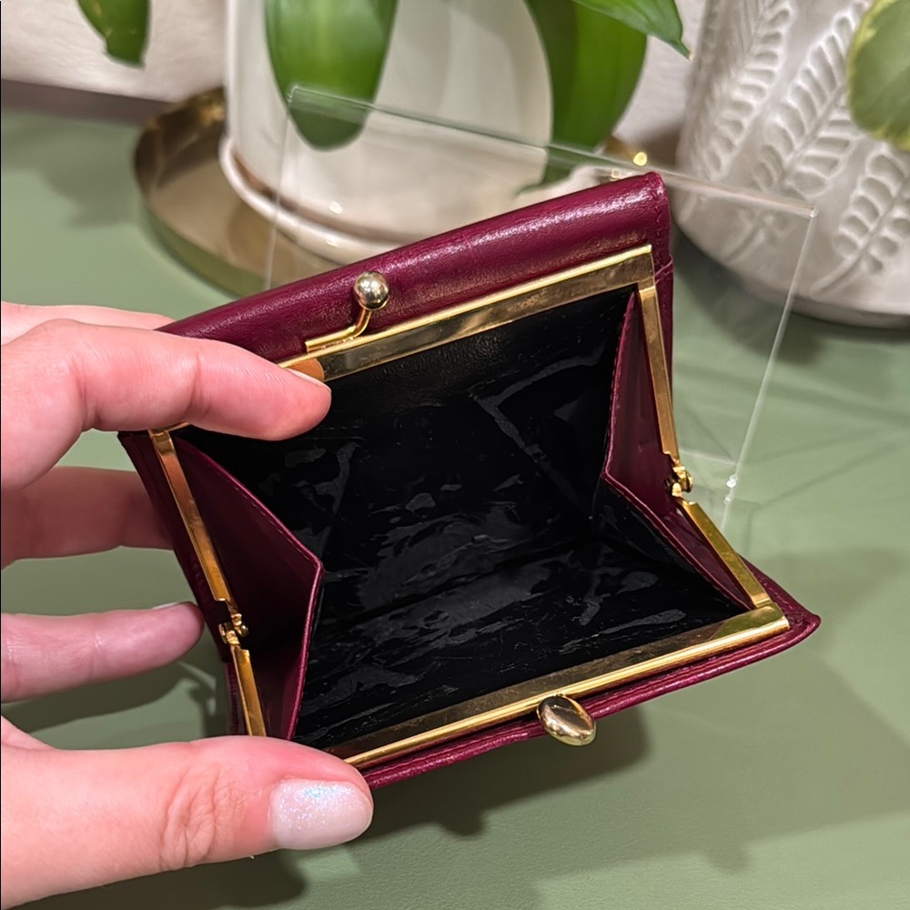Salvatore Ferragamo Red and Gold Wallet with Luxurious Leather - Picture 6 of 6